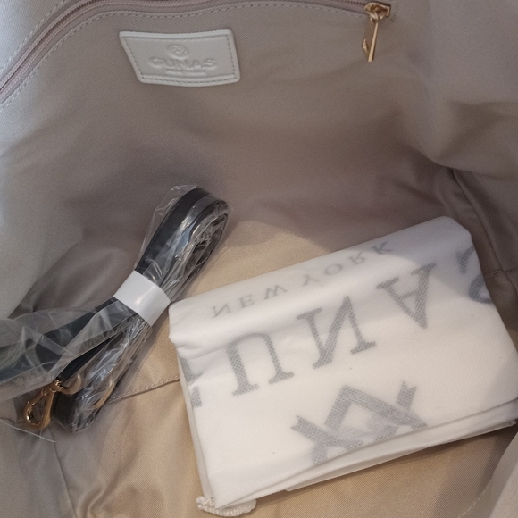 GUNAS New York Madison Shoulder Bag with Crossbody Strap - Picture 10 of 13